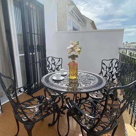 Apartment With Equipped Solarium Barbecue And Swimming Pool