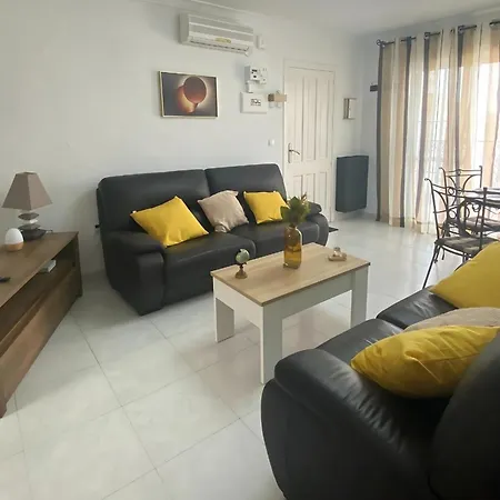 Apartment With Equipped Solarium Barbecue And Swimming Pool *